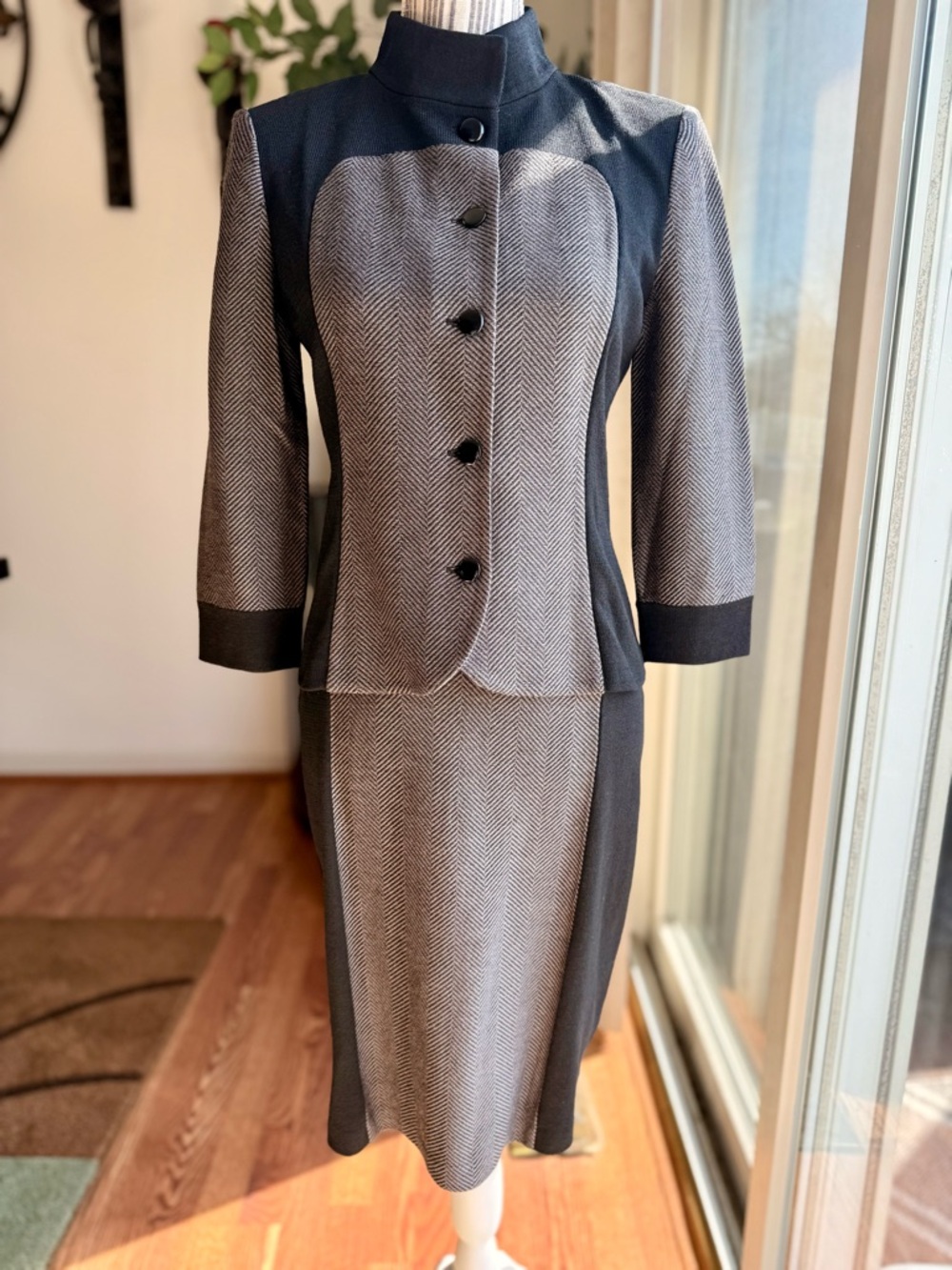 St. John Two-Tone Herringbone Blazer & Skirt Set - Black and Gray
